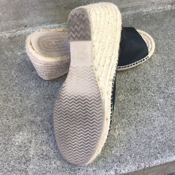 Gap Leather Wedges - Picture 3 of 4